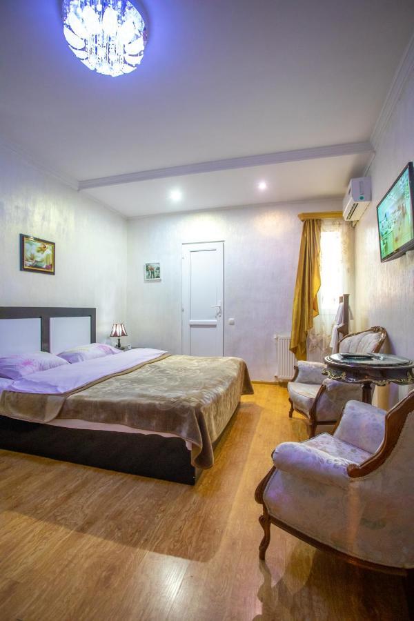 Hotel Mkudro Koutaïssi Extérieur photo
