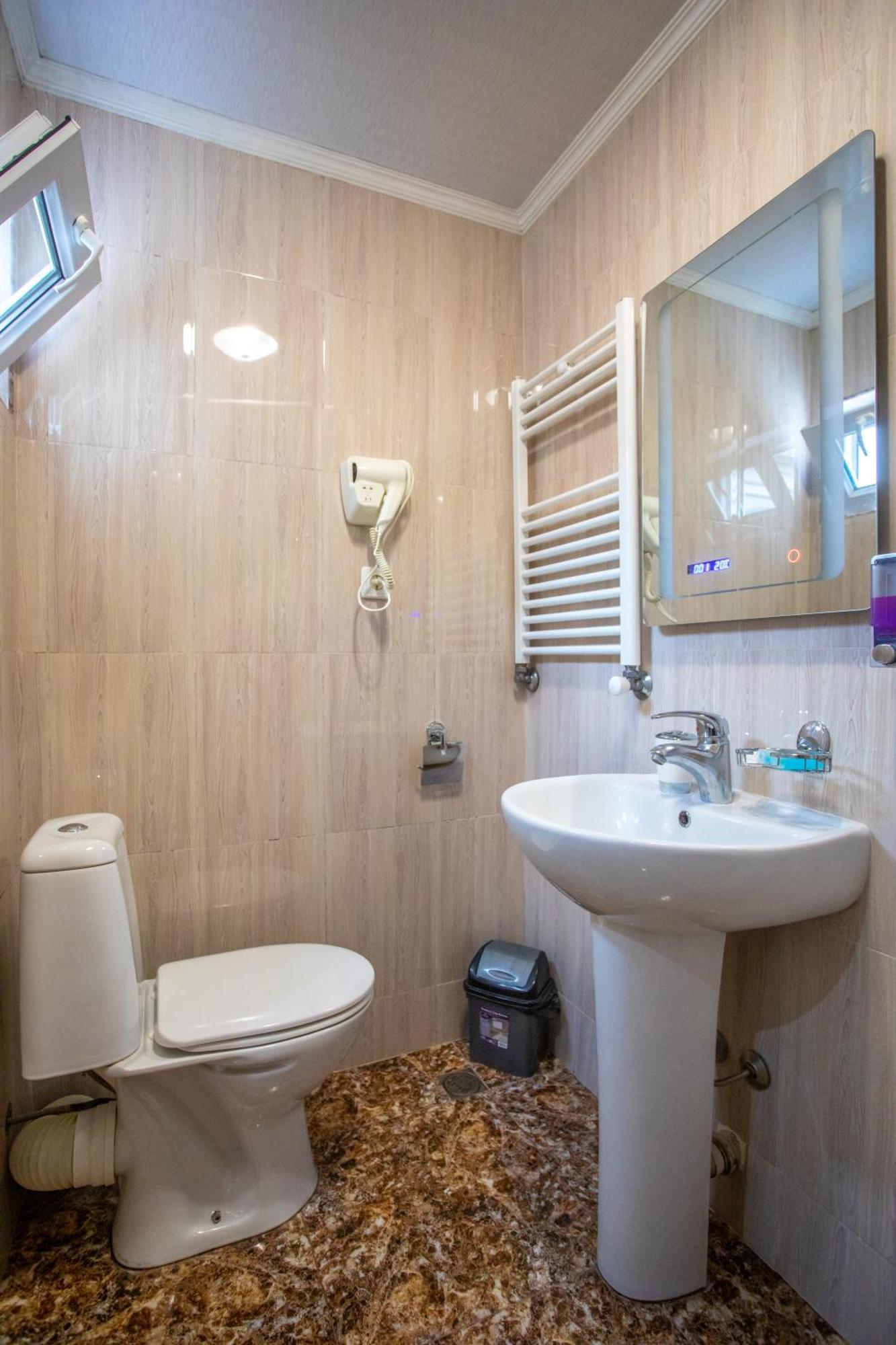 Hotel Mkudro Koutaïssi Extérieur photo